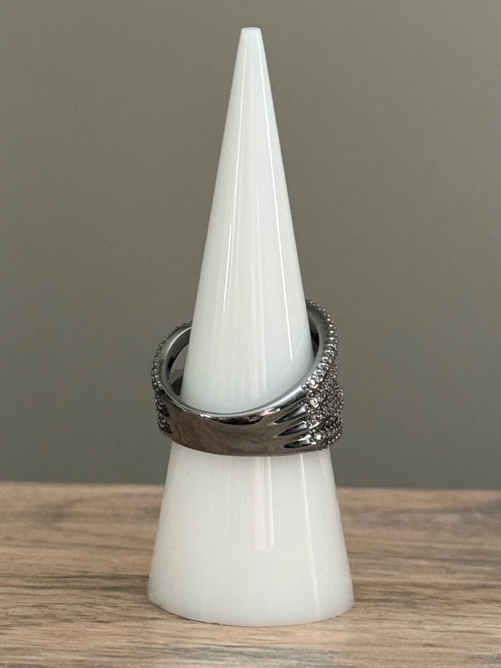 Bomb Party Obsidia Ring “She Bites Back” Size 7. Brand New!
